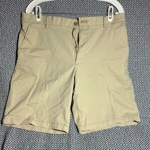 IZOD Saltwater Shorts Size 32 9.5 inseam  Great used condition